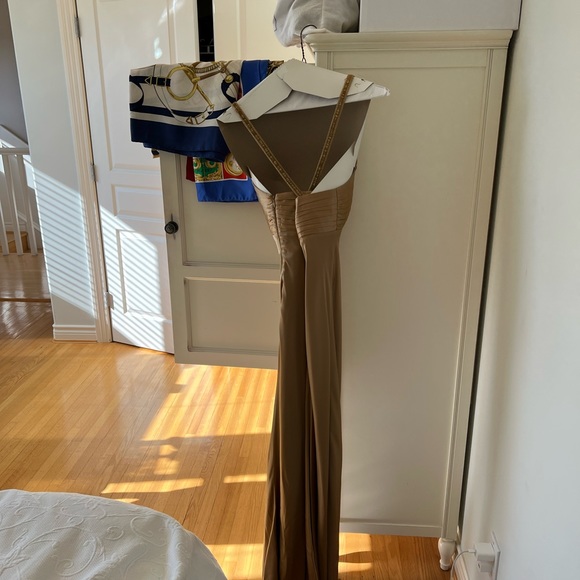 Boutique Golden Gown Maxi Dress Laundry By Shelli Segal - Picture 12 of 16